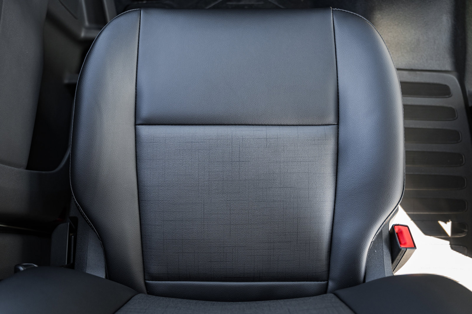 New 2026 Ford Transit 250 148 Medium Roof w/ Load Area Protection Package image 27