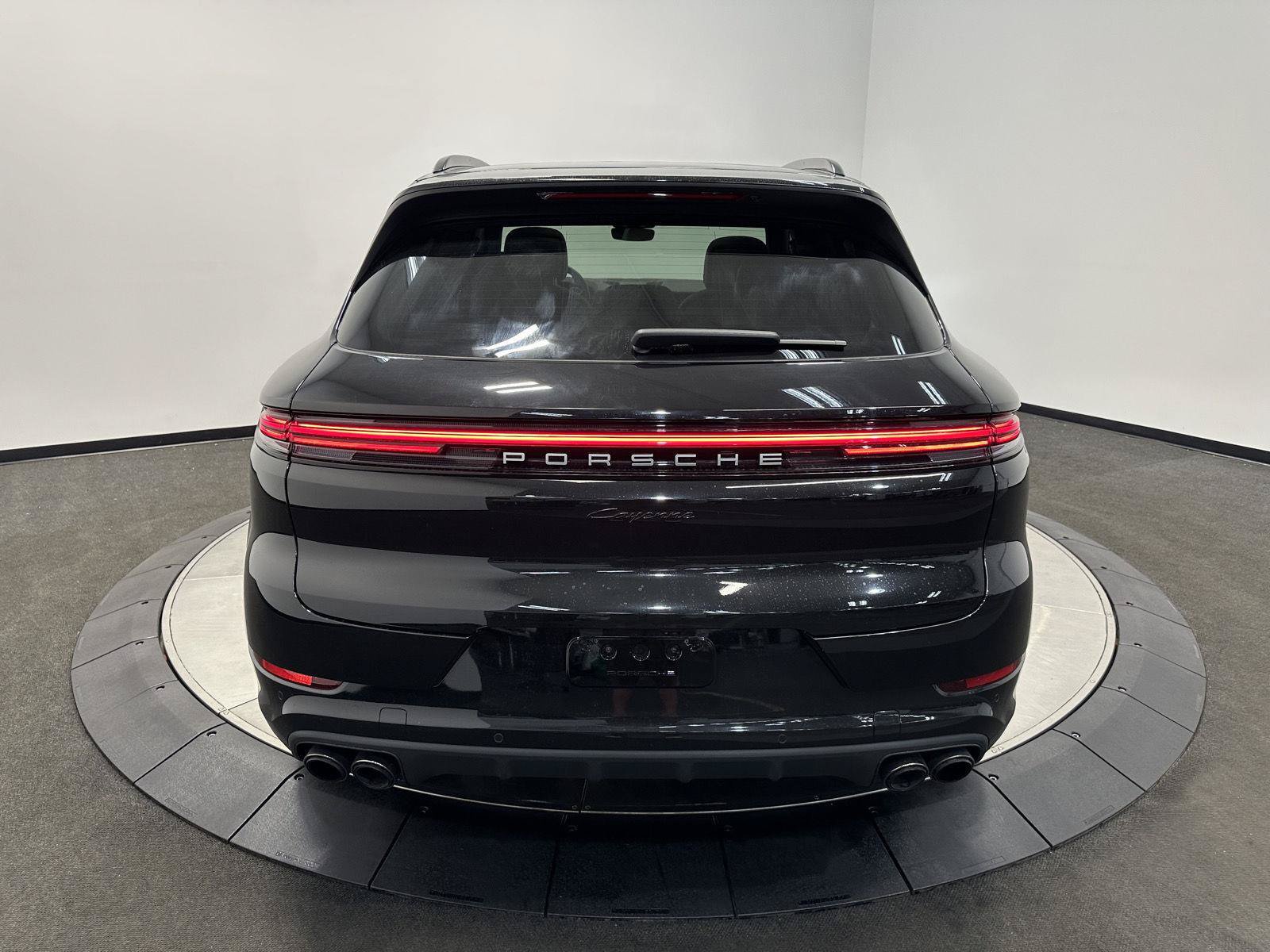 Used 2026 Porsche Cayenne AWD/4WD image 6