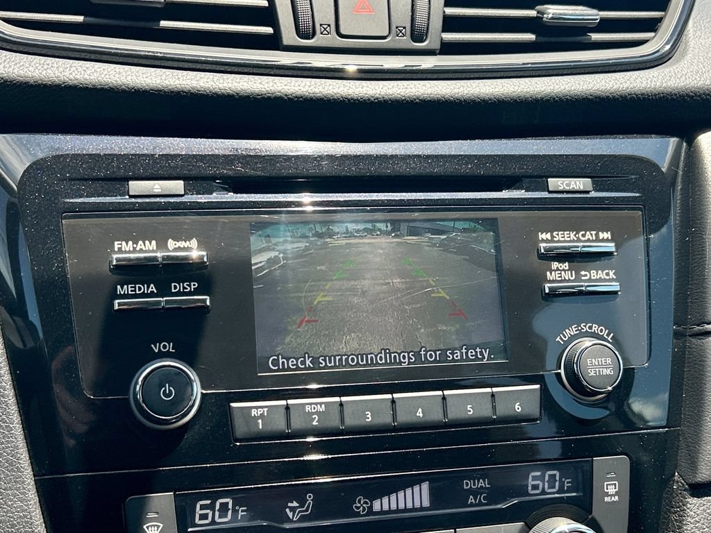 Used 2017 Nissan Rogue SV FWD image 21