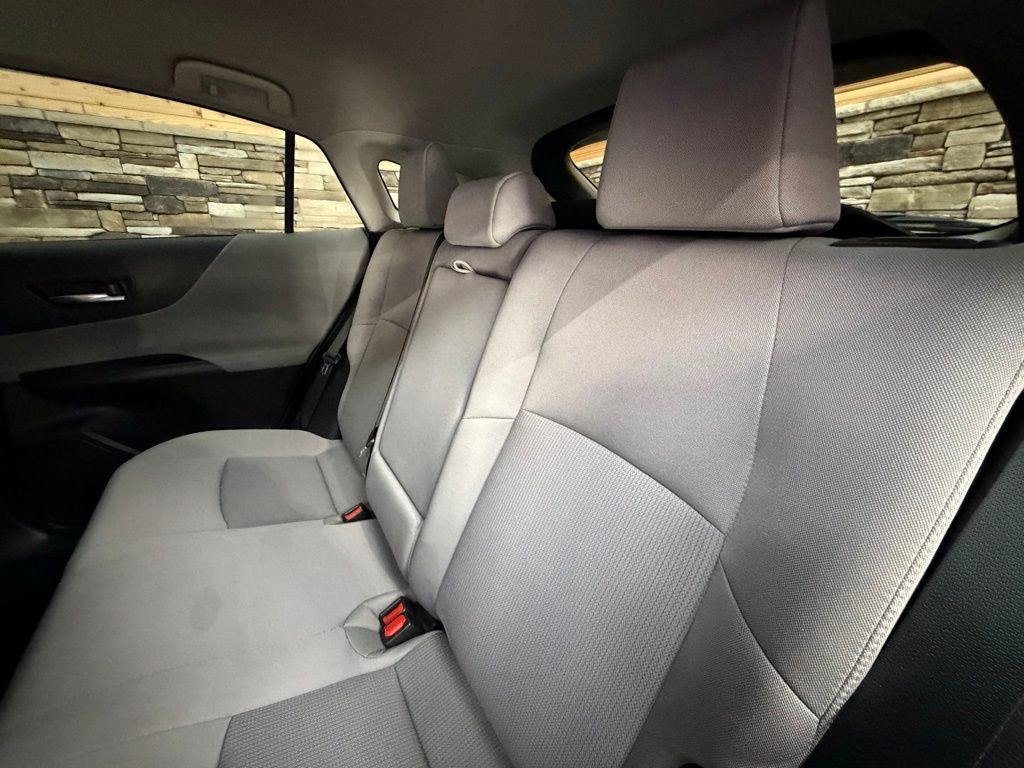 Used 2023 Toyota Venza LE image 28