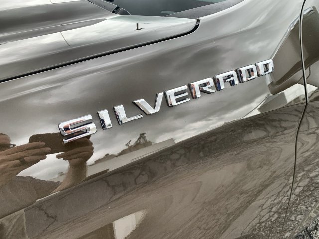 Used 2023 Chevrolet Silverado 1500 LT AWD/4WD image 30