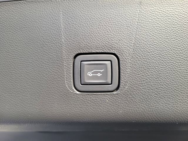 Certified 2023 Chevrolet Traverse LT FWD image 10