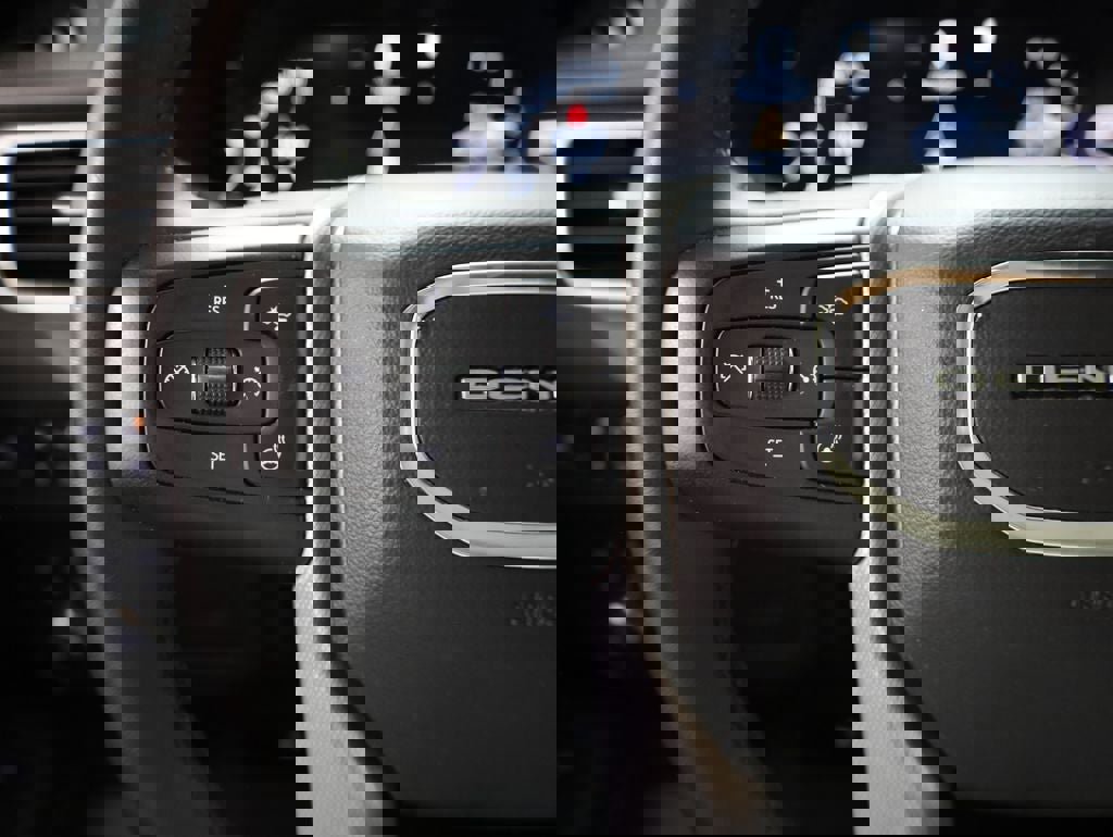 Used 2023 GMC Yukon Denali image 12