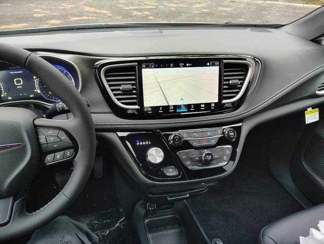 New 2026 Chrysler Pacifica Select image 23