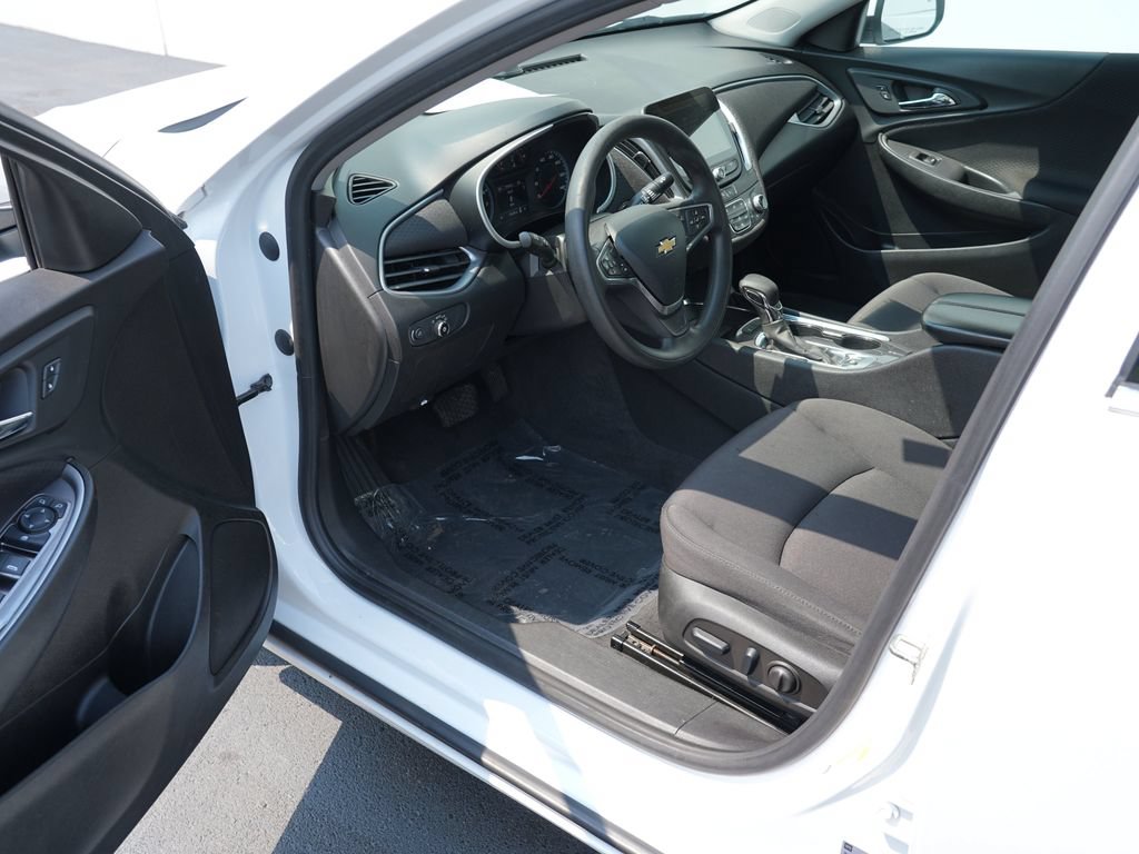 Used 2023 Chevrolet Malibu LT w/ Driver Confidence Package FWD image 13