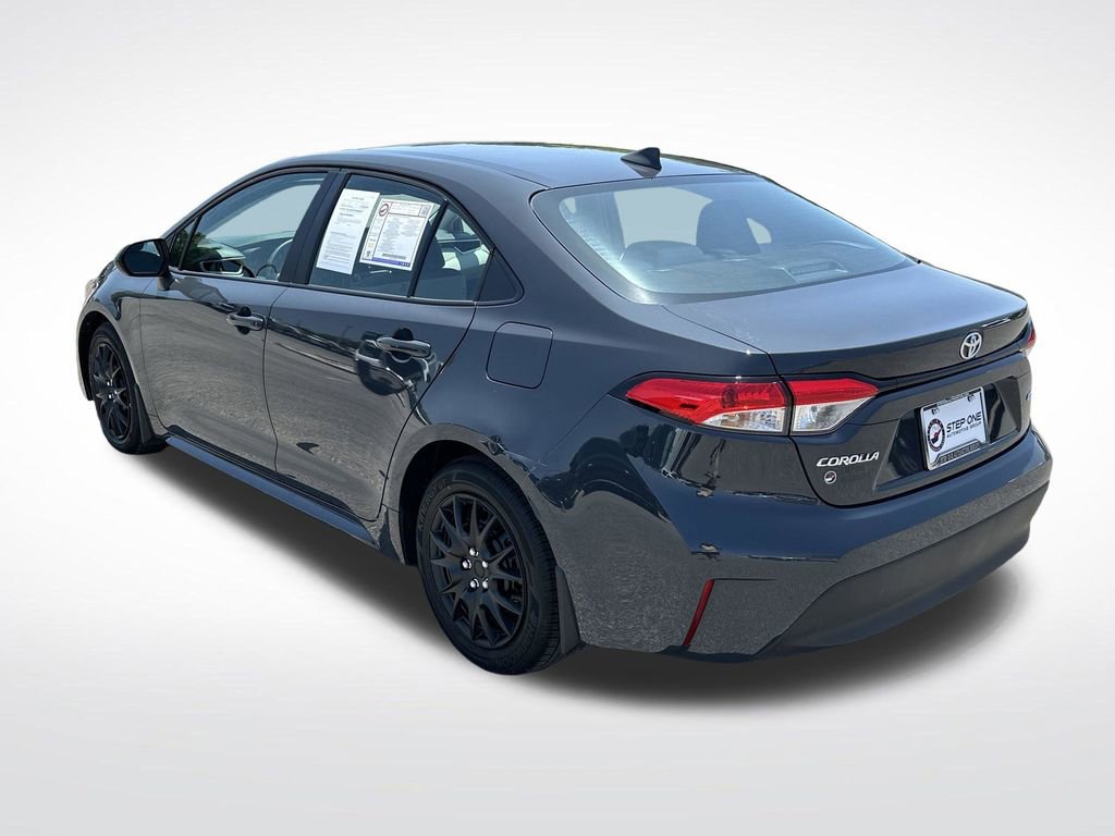 Used 2026 Toyota Corolla LE FWD image 4
