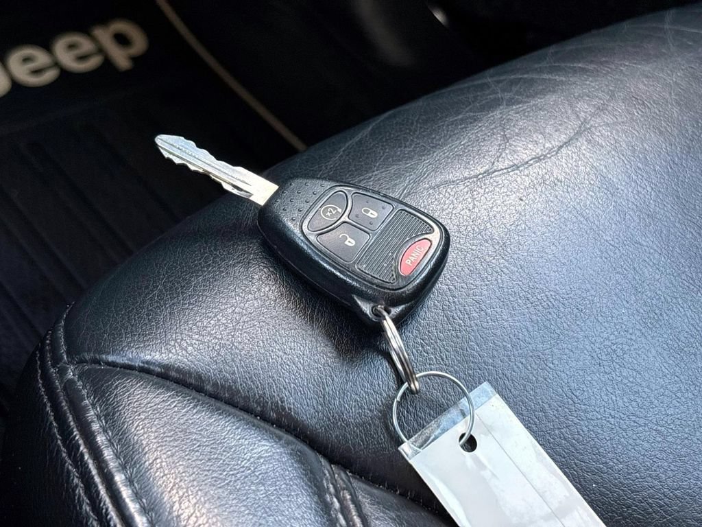 Used 2017 Jeep Wrangler Unlimited Sahara AWD/4WD image 23