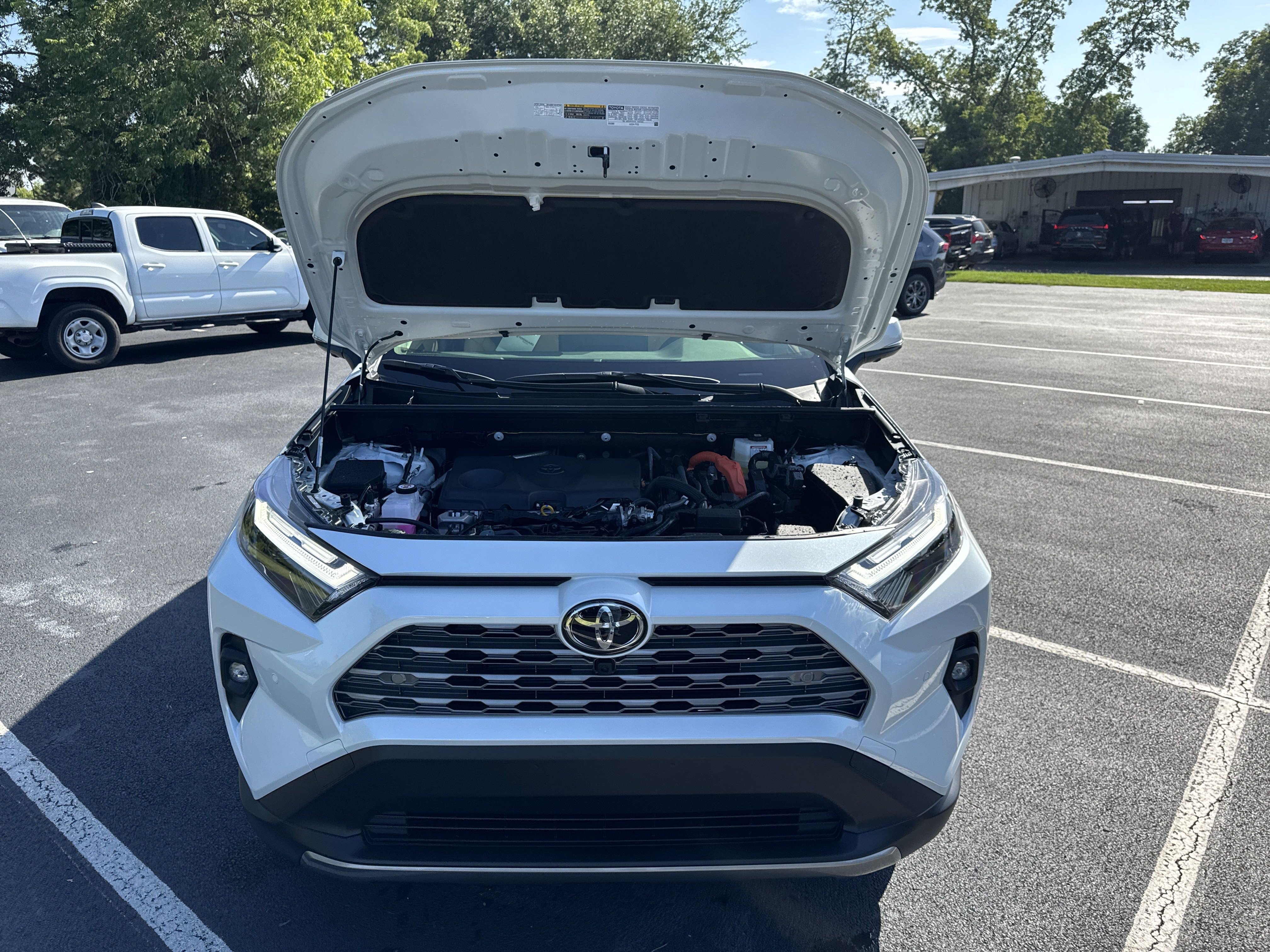 New 2025 Toyota RAV4 Limited w/ Advanced Technology Package AWD/4WD image 42