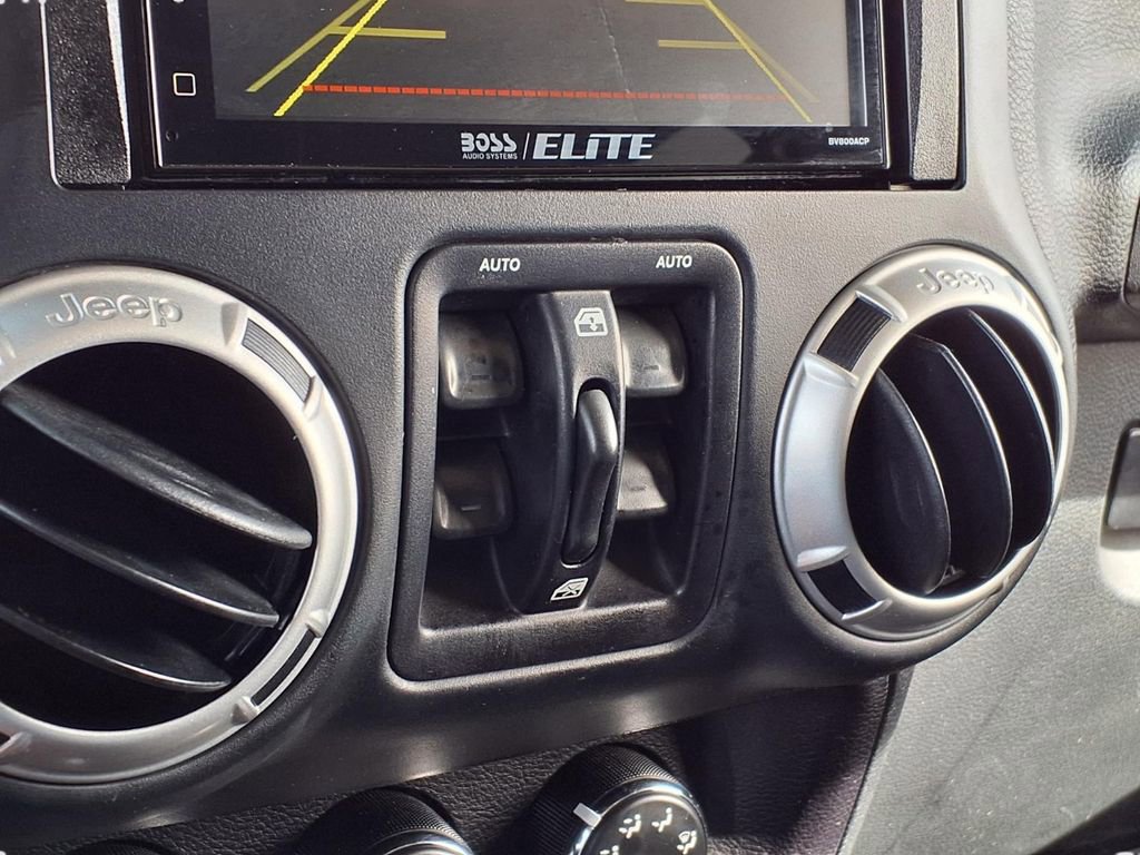 Used 2016 Jeep Wrangler Unlimited Sahara w/ Max Tow Package image 13