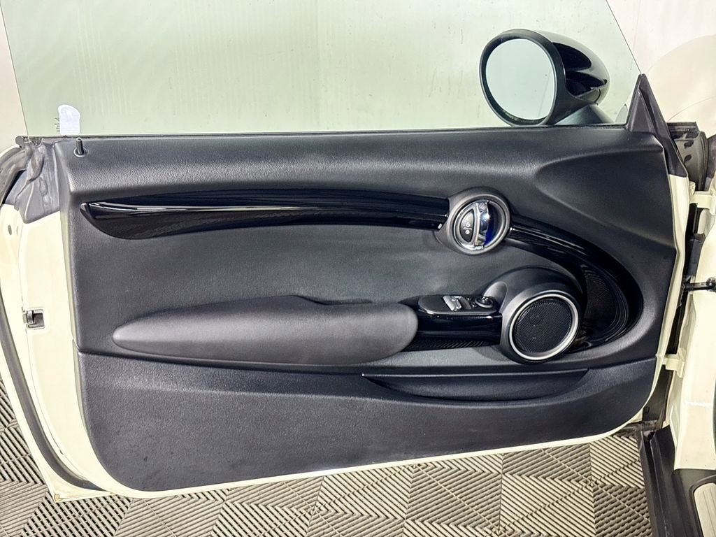 Used 2015 MINI Cooper S image 10