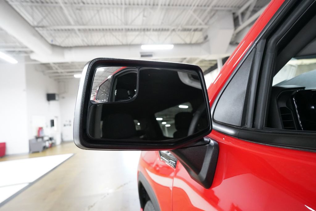 Used 2025 GMC Sierra 1500 Elevation image 24