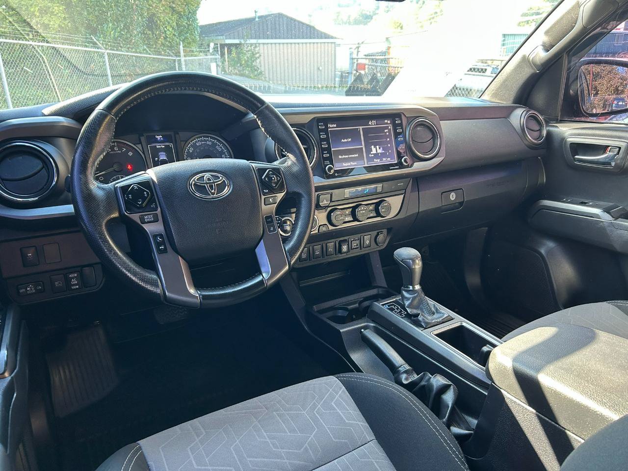 Used 2022 Toyota Tacoma TRD Sport w/ Technology Package AWD/4WD image 14