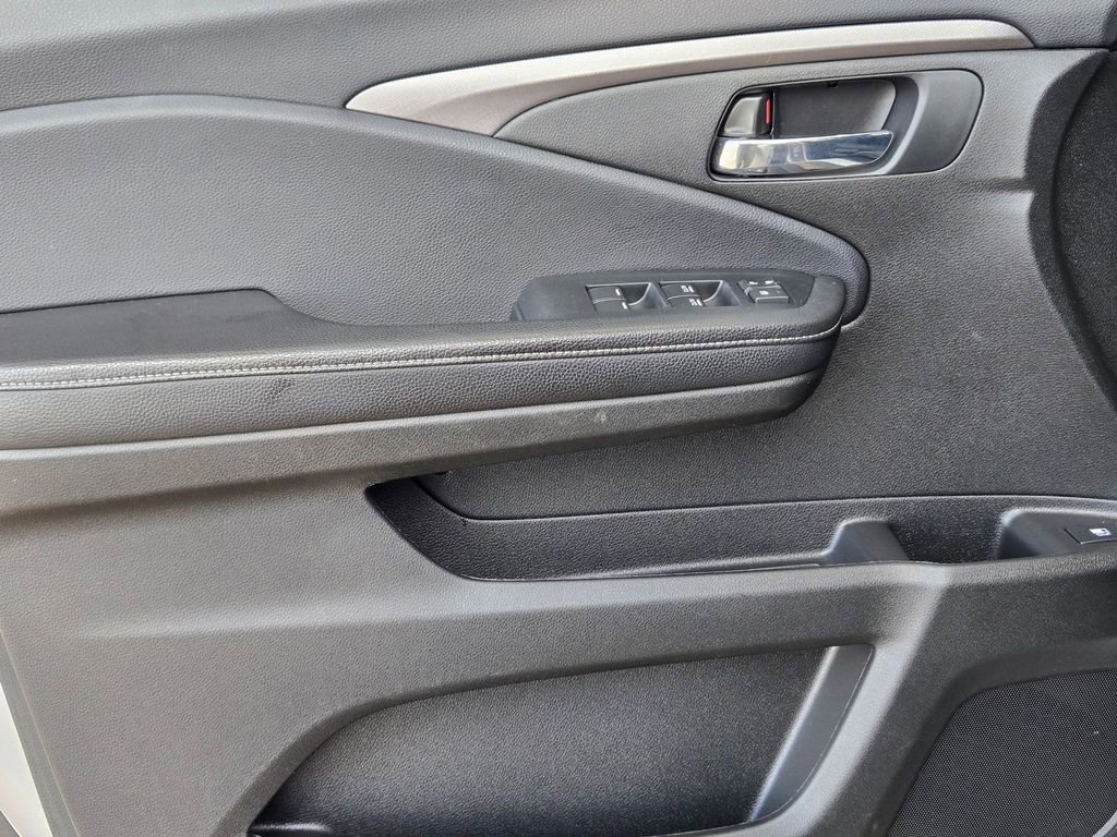 Used 2022 Honda Ridgeline Sport image 11