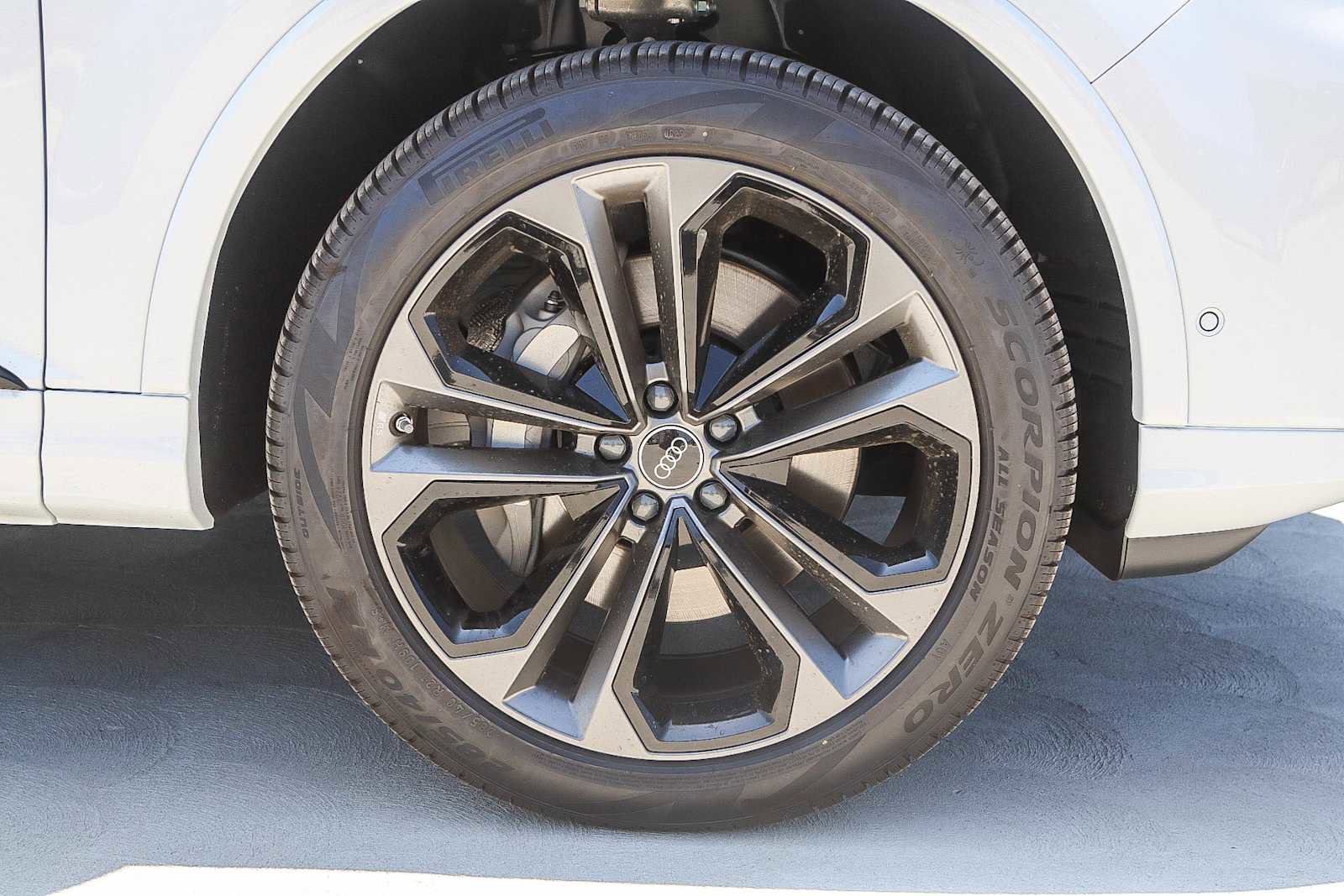 Used 2025 Audi Q7 3.0T Premium Plus image 11