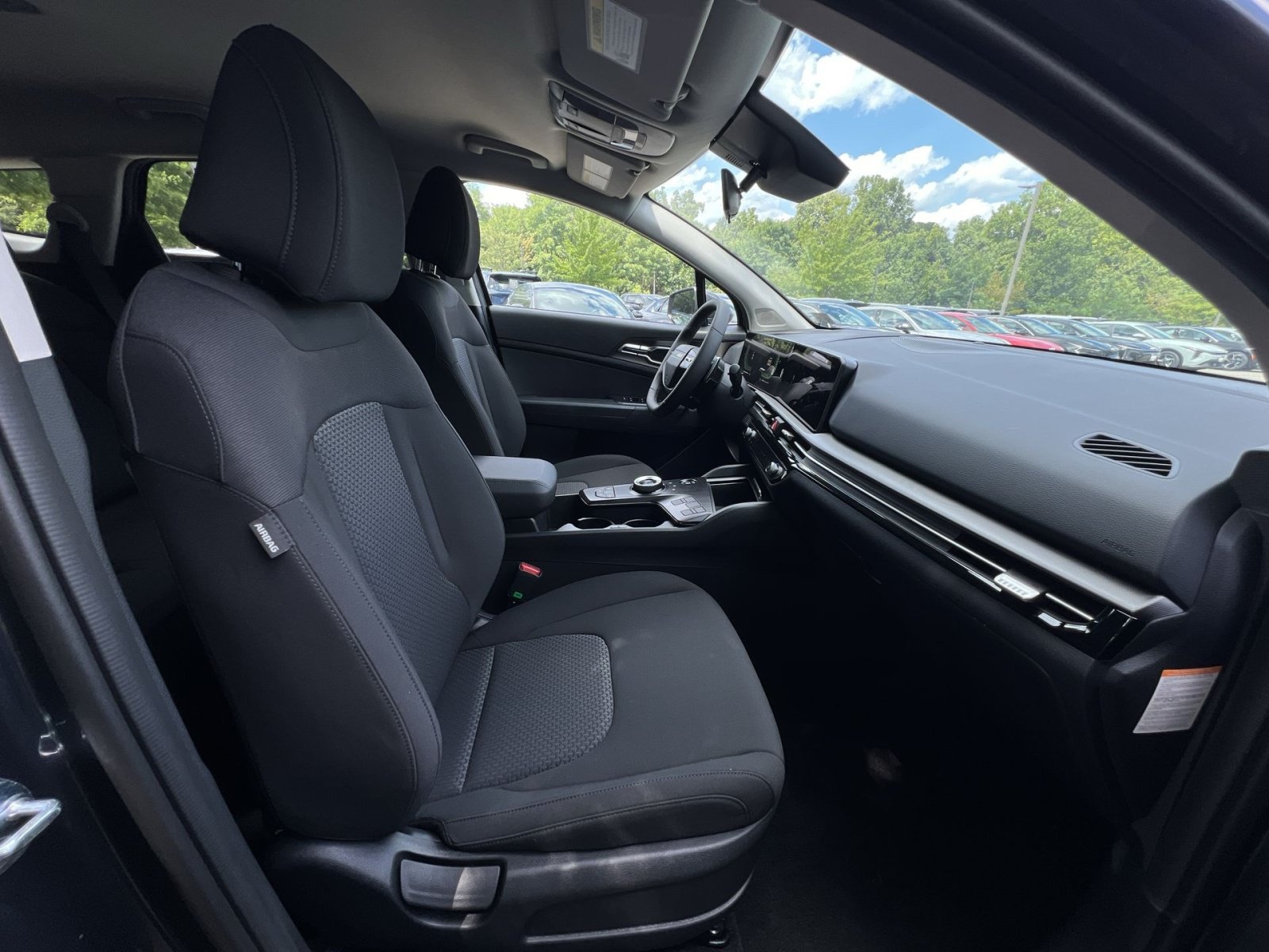 New 2027 Kia Sportage LX FWD image 30