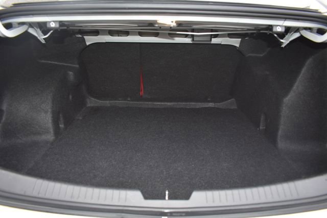 Used 2018 Chevrolet Malibu LT image 36