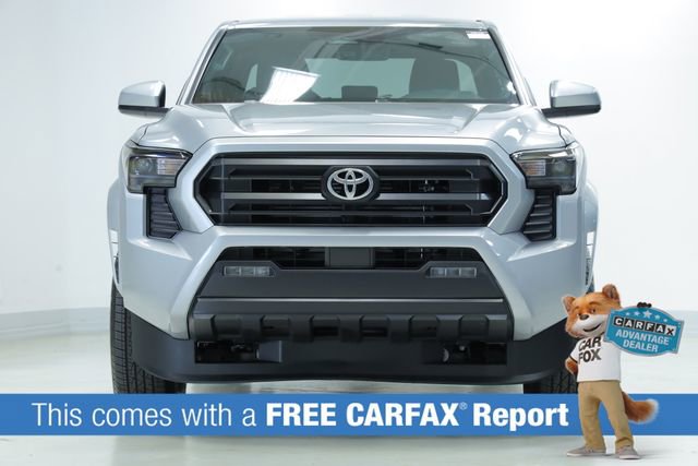 Used 2025 Toyota Tacoma SR5 image 2