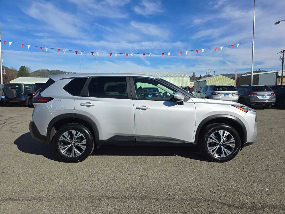 Used 2023 Nissan Rogue SV image 6