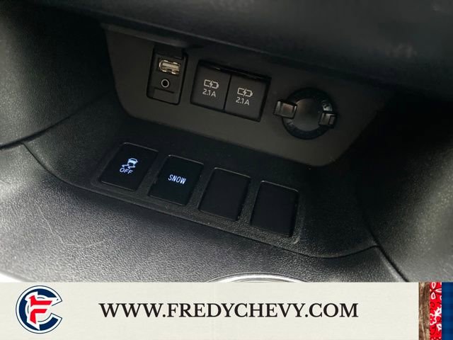 Used 2017 Toyota Highlander LE image 38