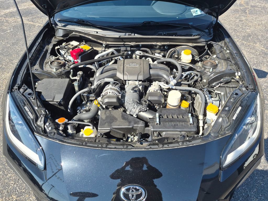 Used 2025 Toyota GR86 w/ Performance Package image 9