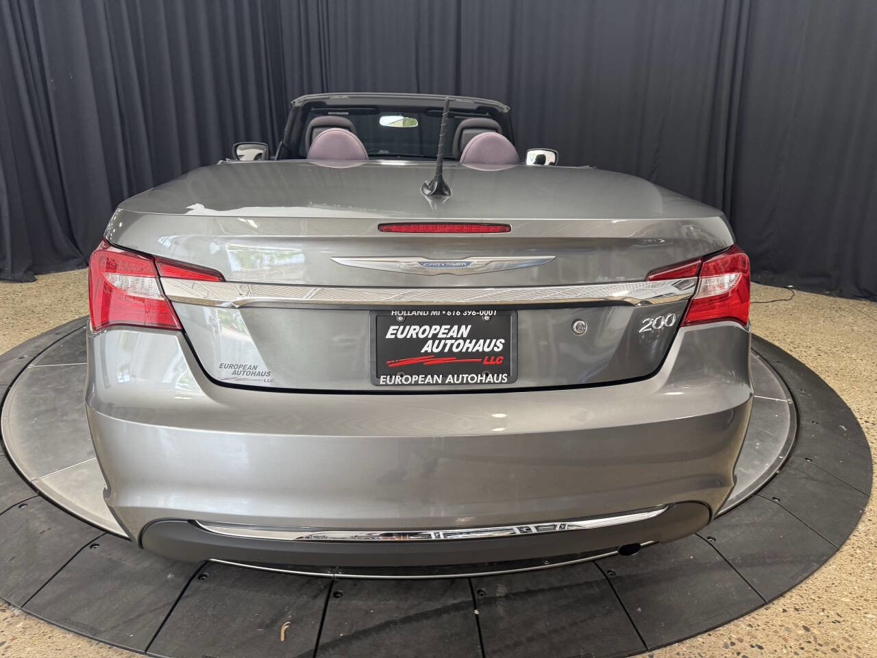 Used 2013 Chrysler 200 Touring image 7