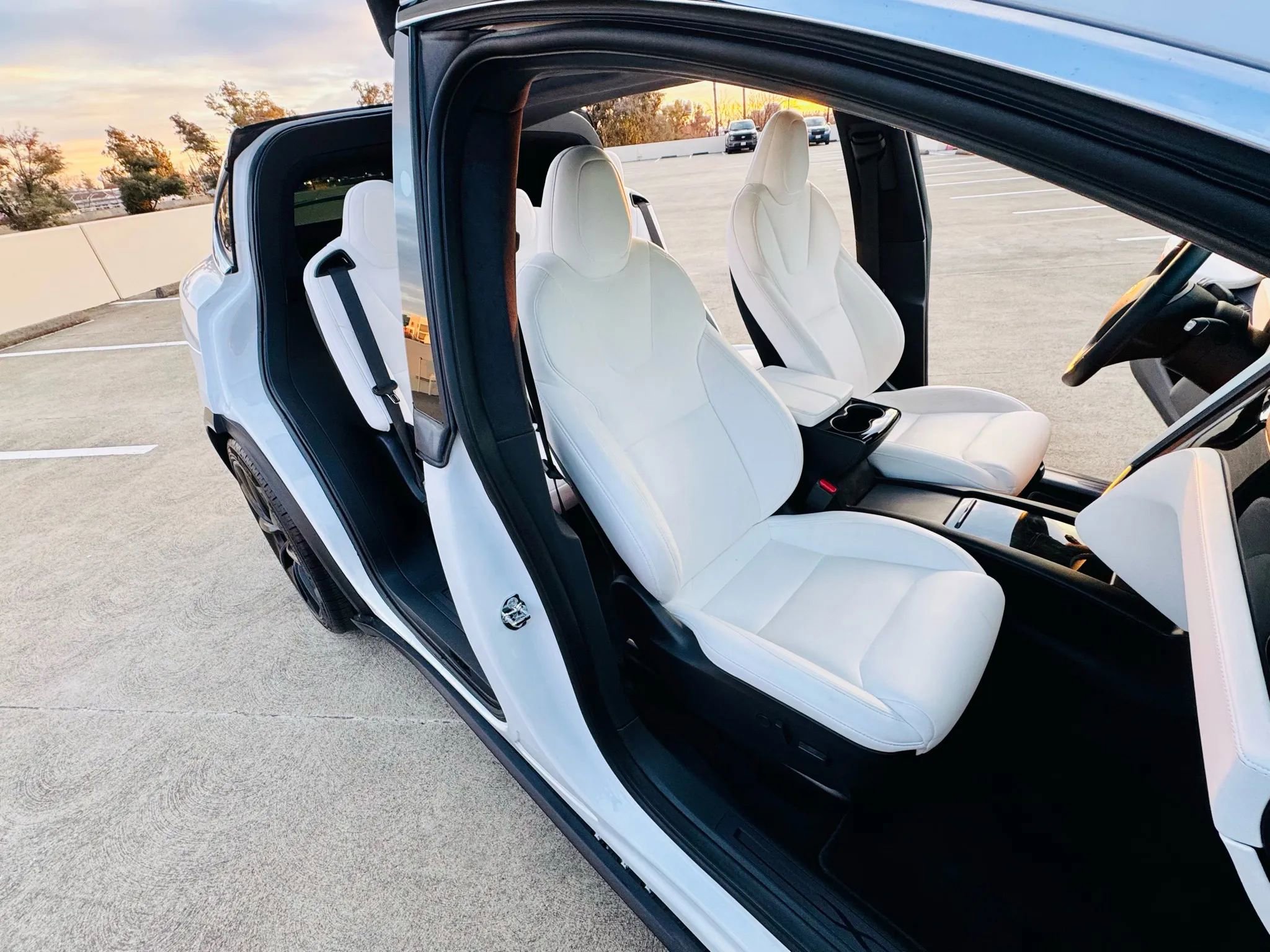 Used 2020 Tesla Model X Long Range image 35