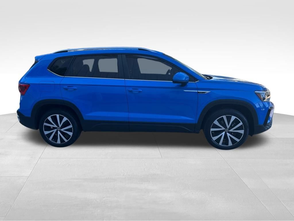 Certified 2023 Volkswagen Taos SE image 5