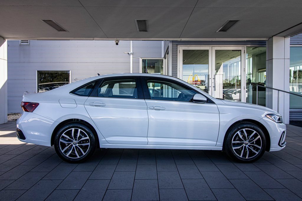 New 2026 Volkswagen Jetta SE FWD image 20
