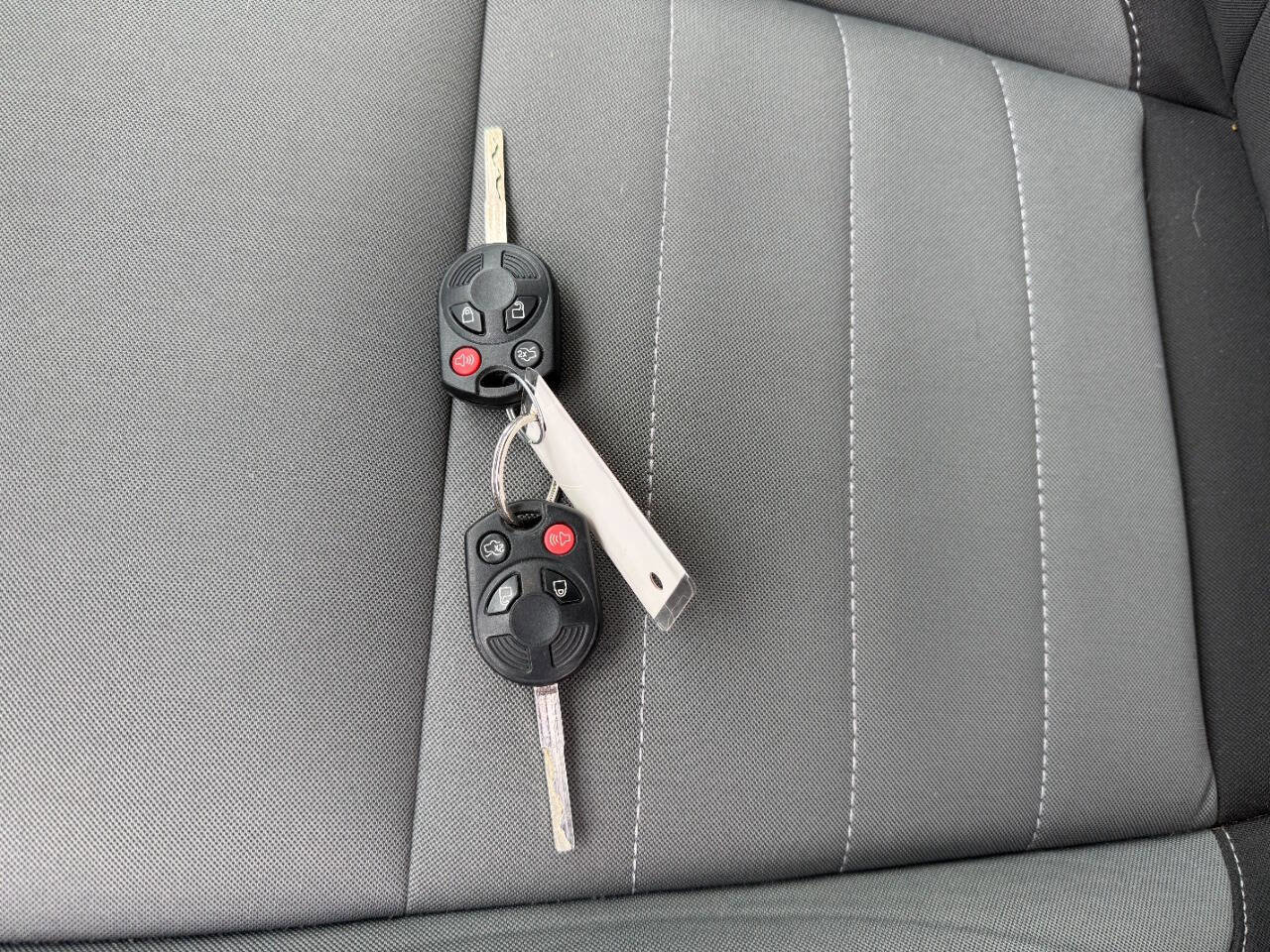 Used 2016 Ford Escape SE w/ Equipment Group 201A AWD/4WD image 16