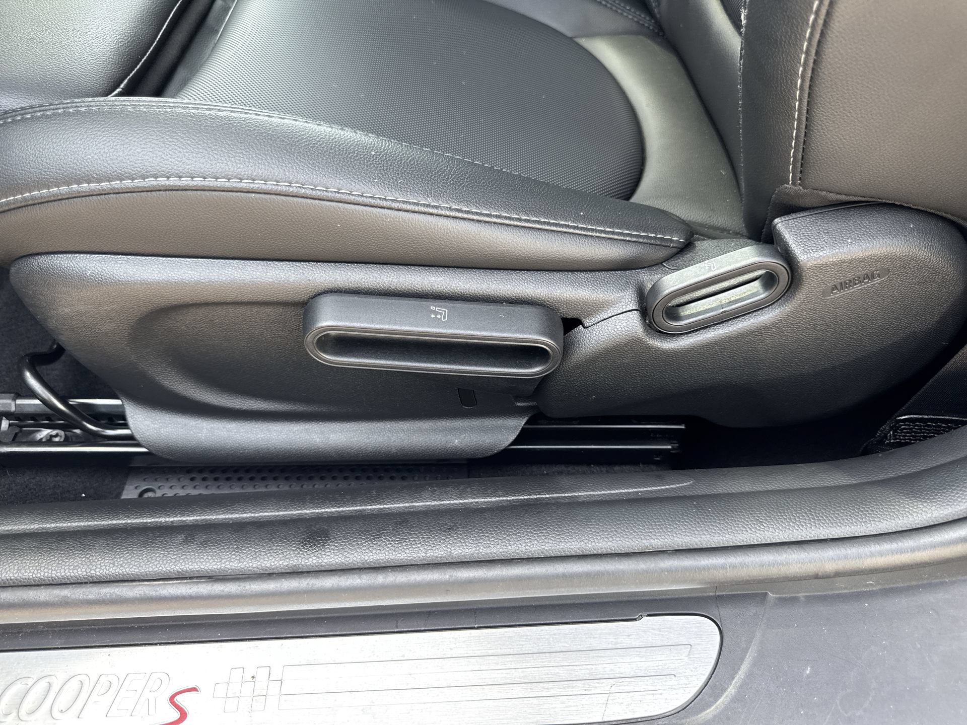 Used 2019 MINI Cooper S w/ Premium Package FWD image 18