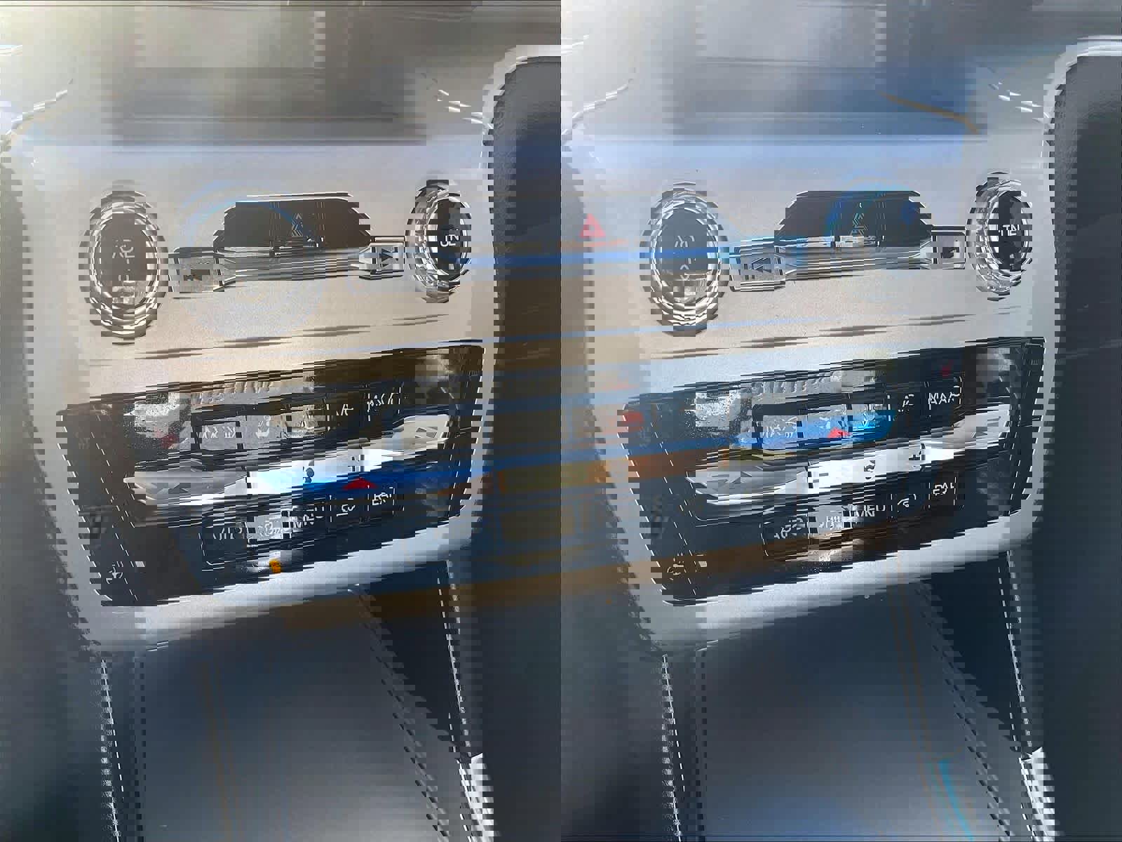 Used 2023 Ford Explorer XLT w/ Equipment Group 202A image 25