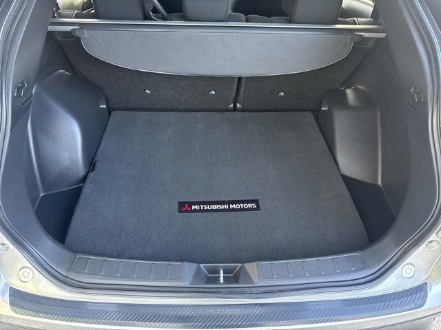 Used 2022 Mitsubishi Eclipse Cross LE image 32