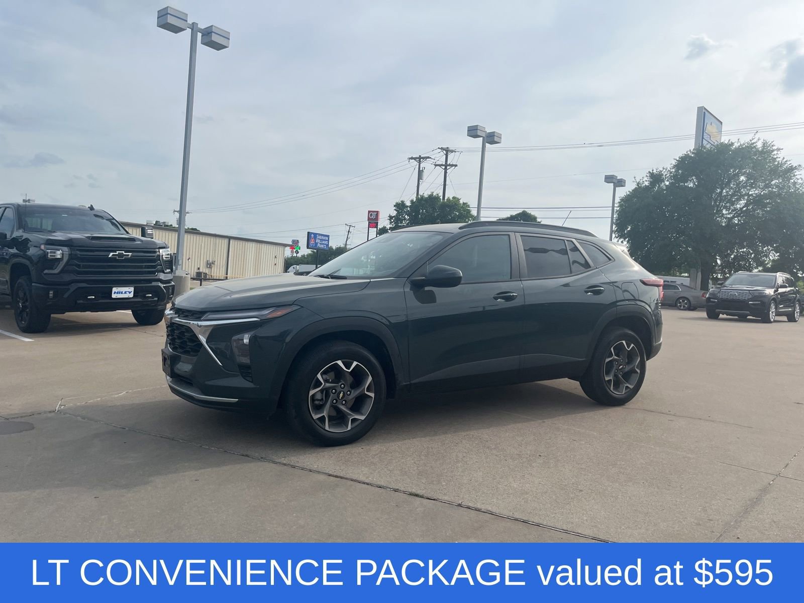 Used 2025 Chevrolet Trax LT w/ Driver Confidence Package FWD image 4