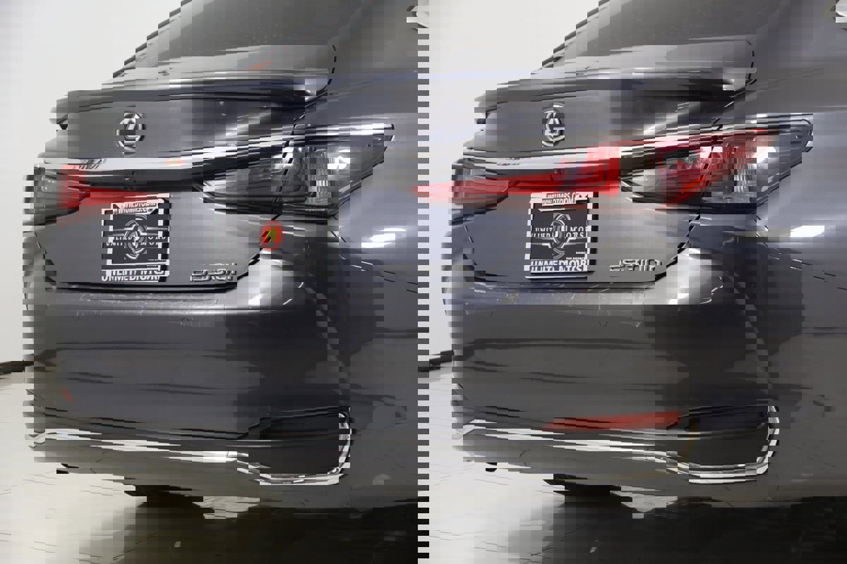 Used 2023 Lexus ES 300h w/ Premium Package image 45