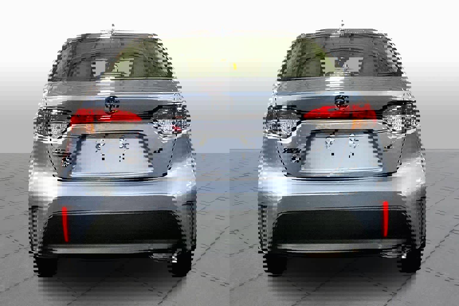 Used 2024 Toyota Corolla LE image 4