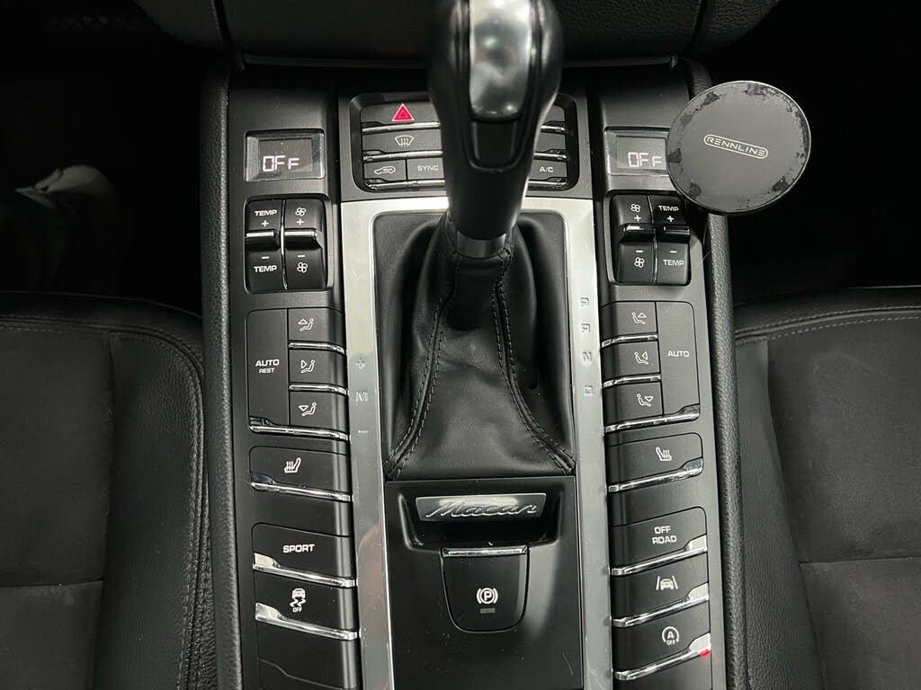 Used 2017 Porsche Macan image 23