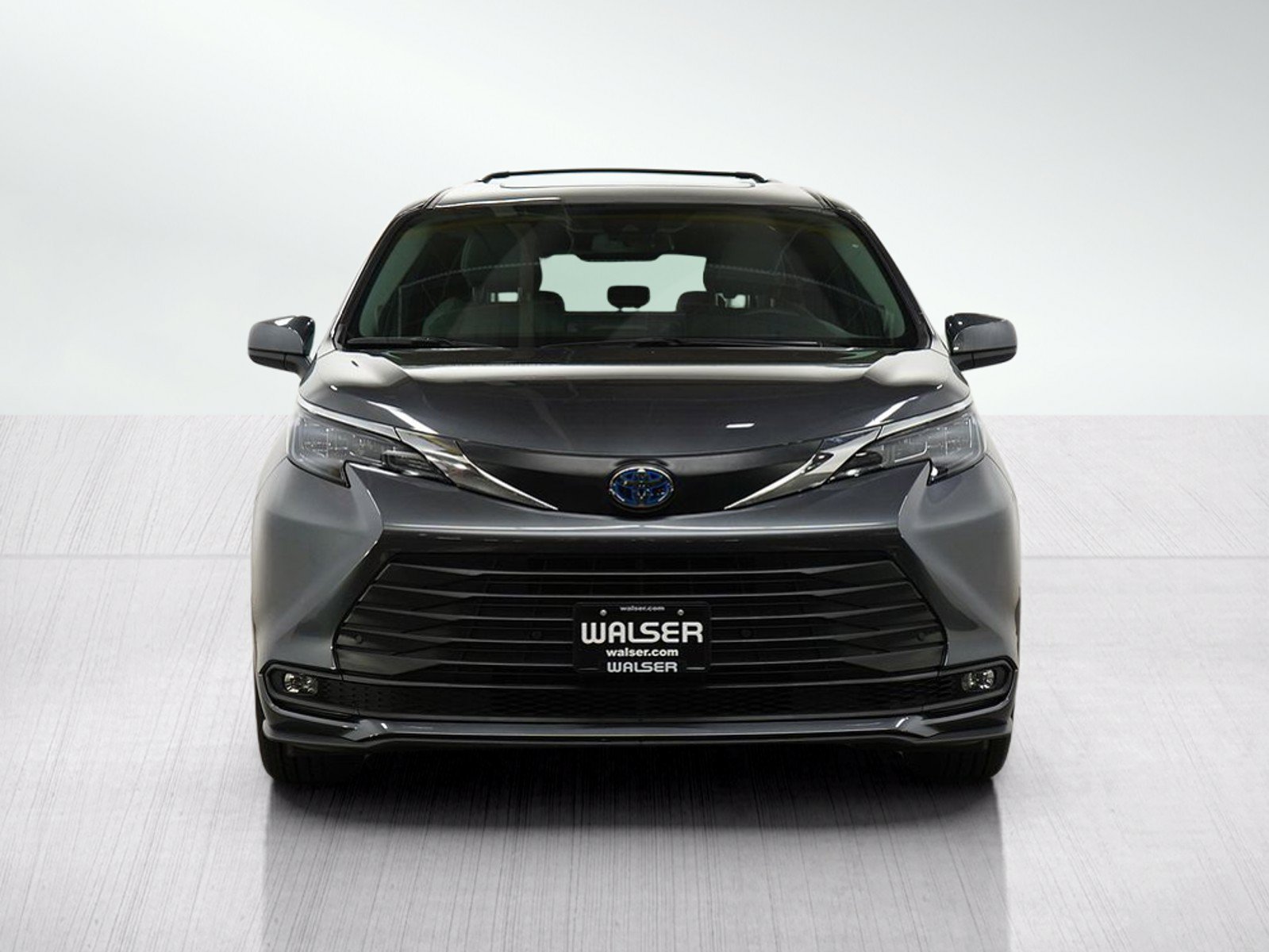 Used 2025 Toyota Sienna XLE w/ XLE Plus Package AWD/4WD image 8