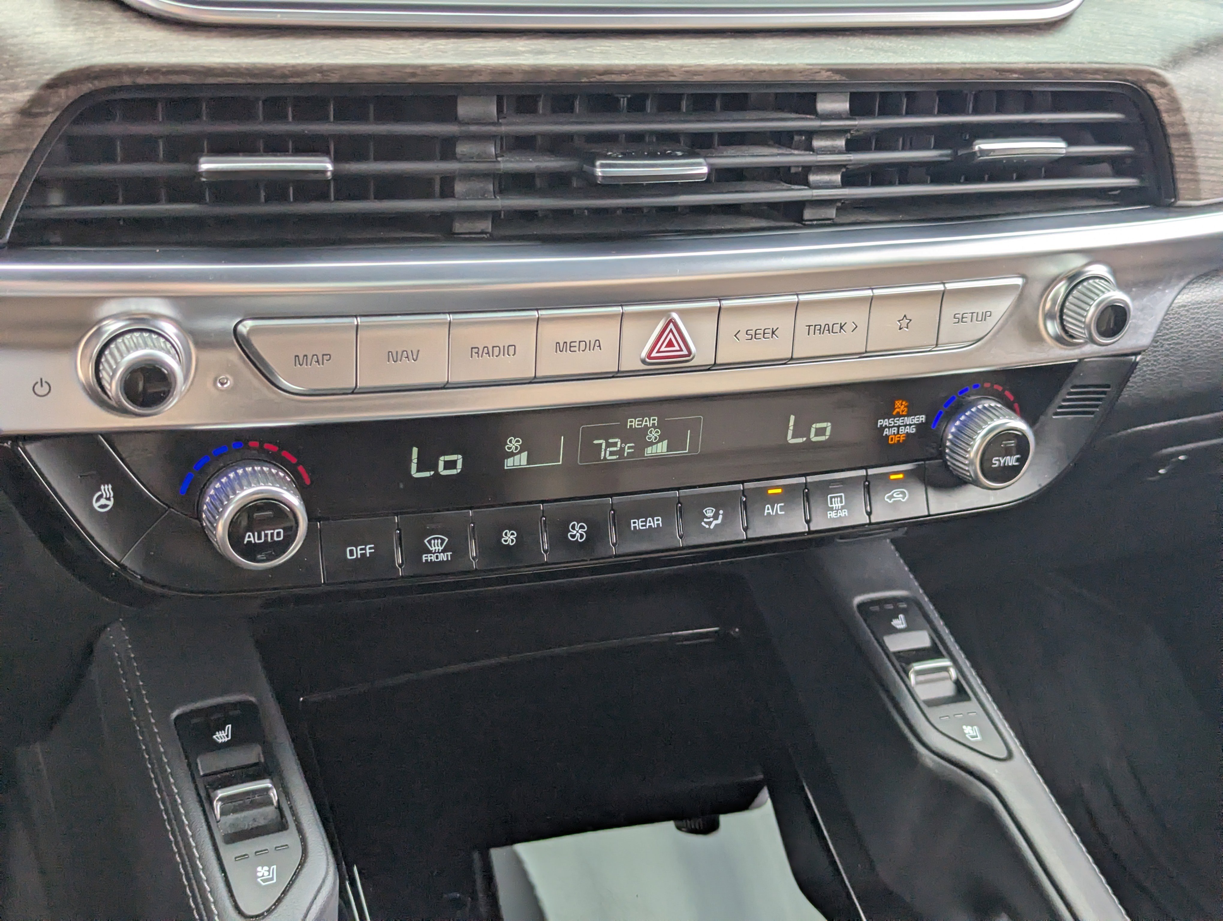 Certified 2021 Kia Telluride SX w/ SX Prestige Package image 26