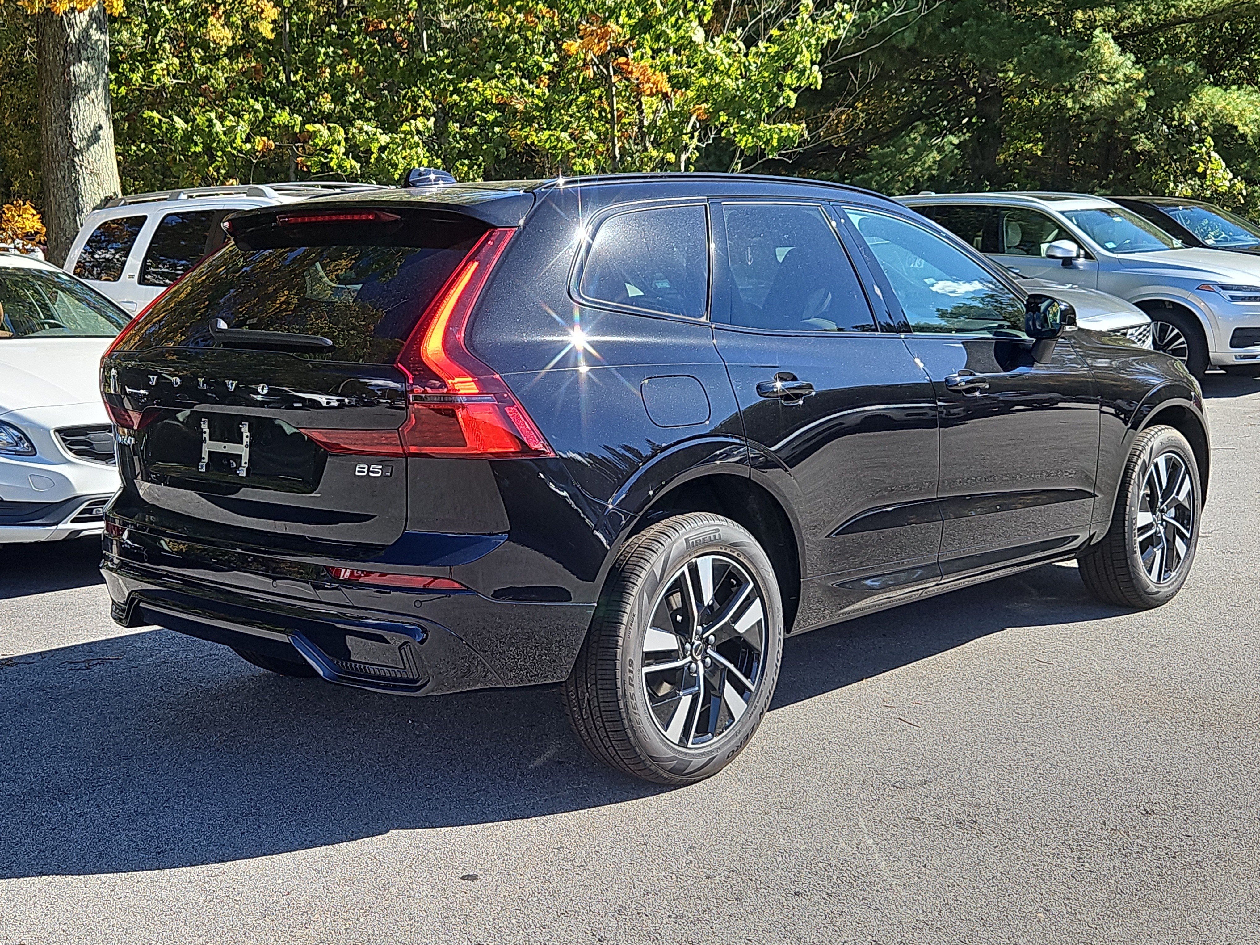 New 2027 Volvo XC60 B5 Core AWD/4WD image 2