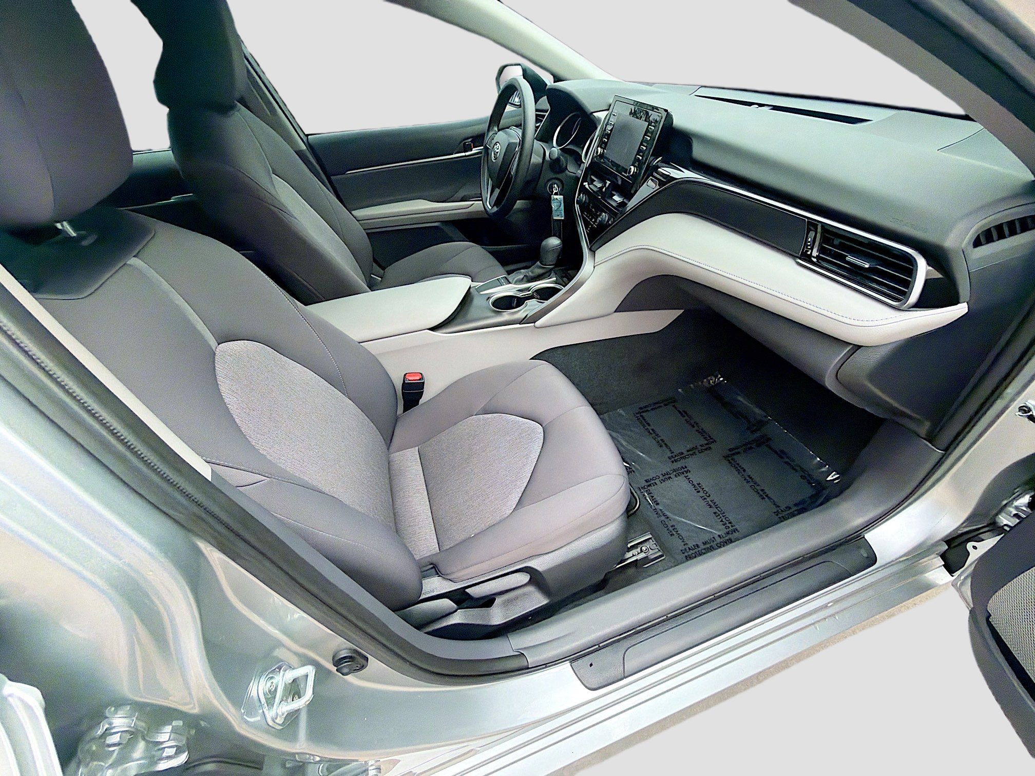 Used 2024 Toyota Camry LE FWD image 30