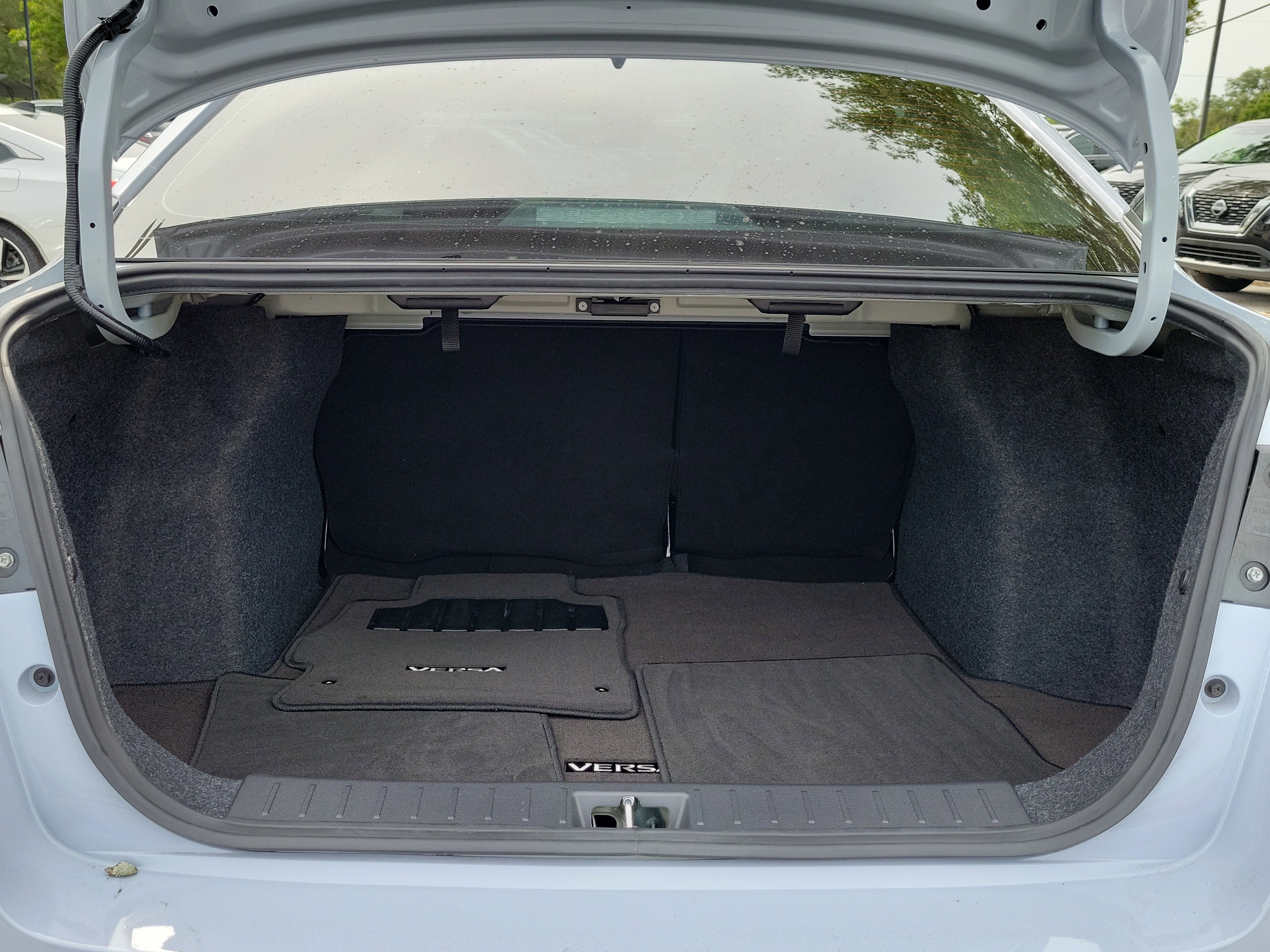 Certified 2025 Nissan Versa SR w/ Trunk Package FWD image 11