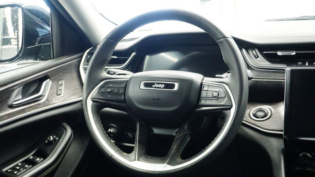 Certified 2023 Jeep Grand Cherokee L Limited image 25
