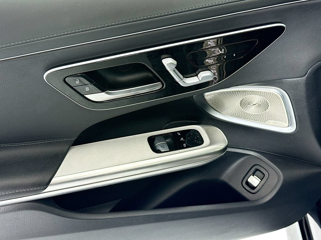 Certified 2025 Mercedes-Benz CLE 300 4MATIC Coupe image 23