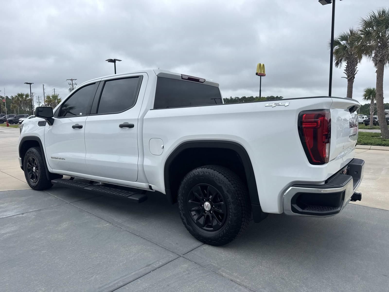Used 2024 GMC Sierra 1500 Pro w/ Pro Value Package AWD/4WD image 5