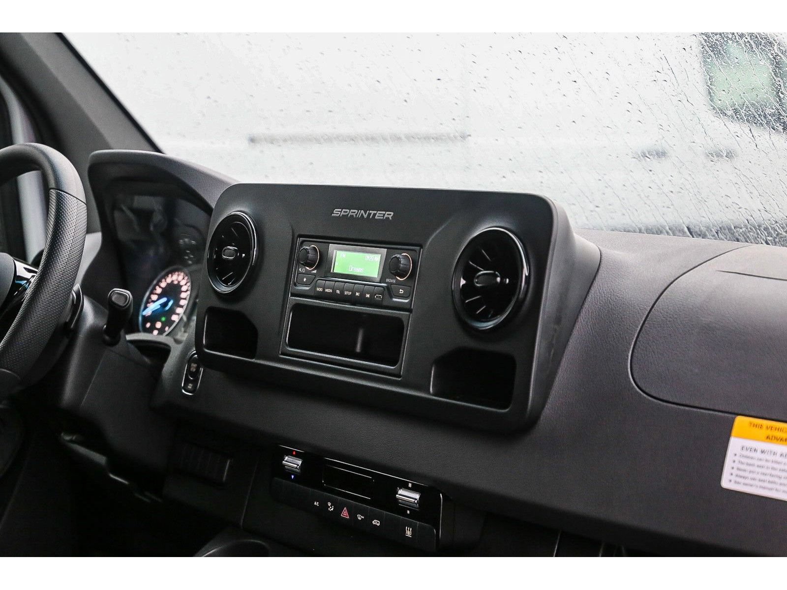 New 2024 Mercedes-Benz eSprinter 170 Cargo image 12