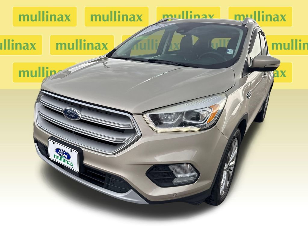 Used 2018 Ford Escape Titanium w/ Ford Safe & Smart Package AWD/4WD image 10
