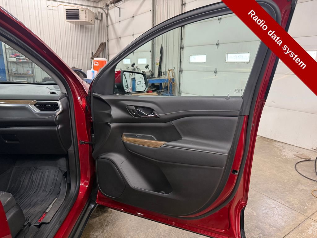 Used 2023 GMC Acadia SLE w/ Driver Convenience Package image 34