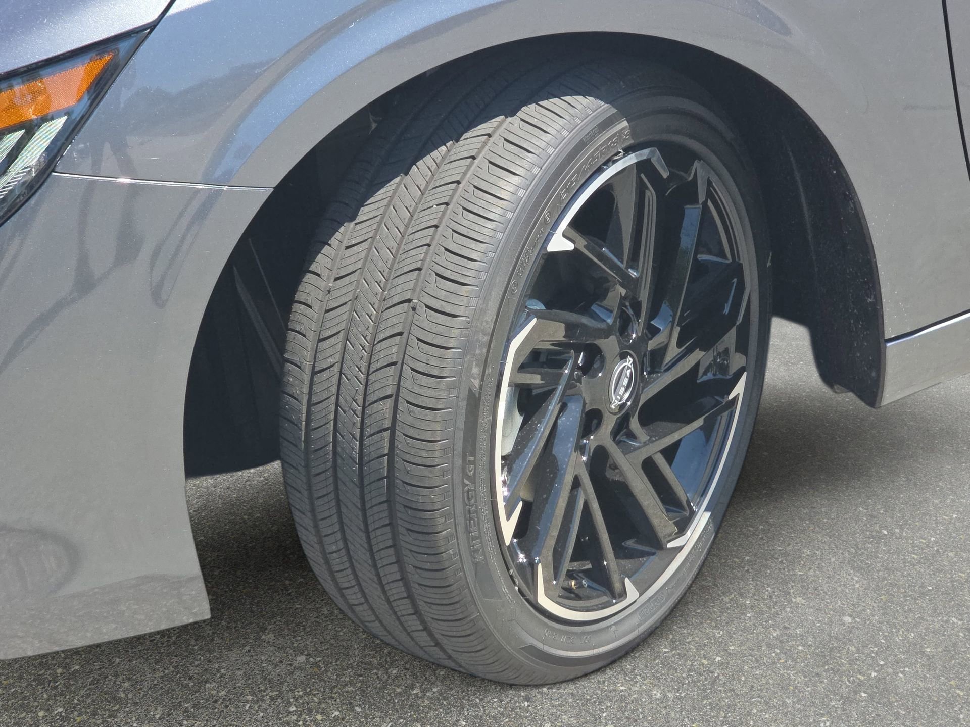 New 2026 Nissan Sentra SR w/ SR Premium Package FWD image 28
