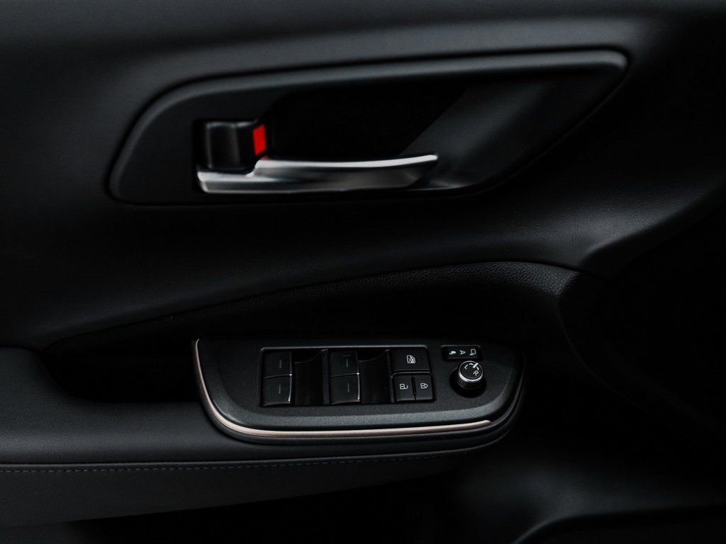 Used 2023 Toyota Crown XLE image 12