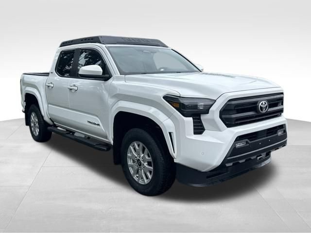 Certified 2024 Toyota Tacoma SR5 AWD/4WD image 7